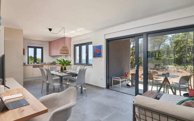 Irena Apartments