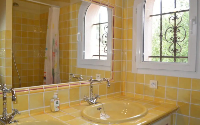 House in Montfort-sur-argens With Garden