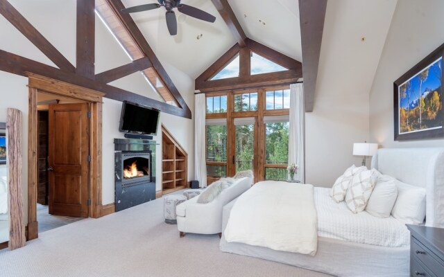 THE Pinnacle by Exceptional Stays