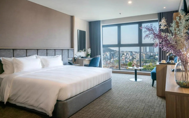 Wyndham Garden Legend Halong