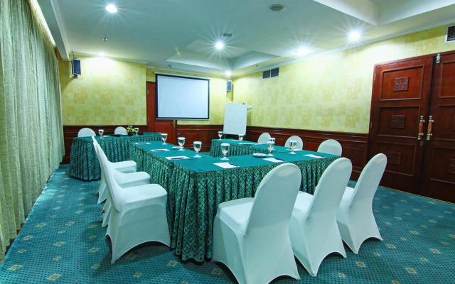 Grand Arkenso Parkview Hotel