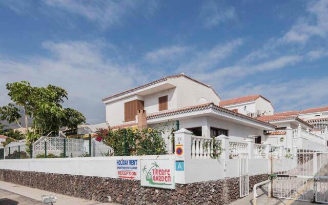 Inviting holiday home in Adeje with garden