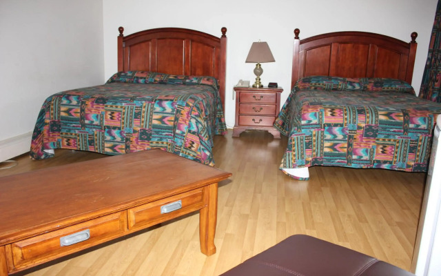 Stonehouse Motel and Restaurant