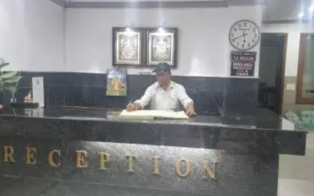 Hotel Shri Hari by OYO Rooms