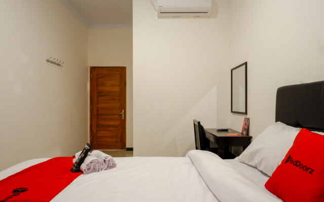 RedDoorz @ Jalan Wonosari KM.9