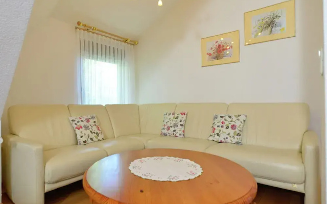 Quaint Apartment in Eimelrod near Lake & Water Sports