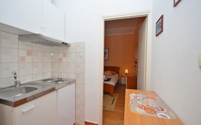 Apartments and Room Zinka