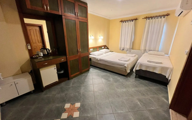 Grenadine Lodge