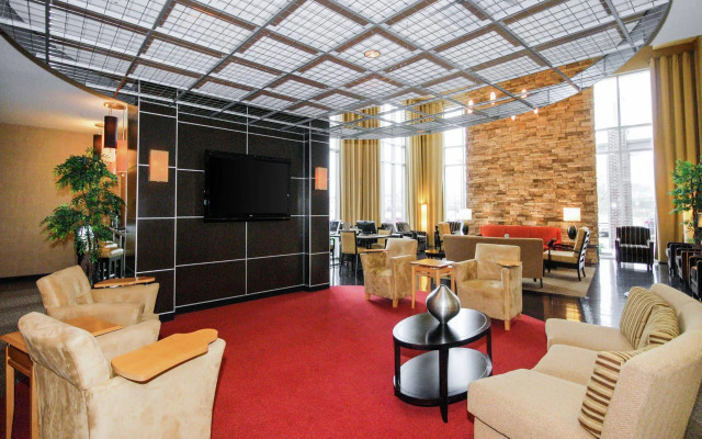 Cambria Hotel Akron - Canton Airport