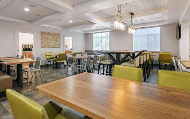 Best Western Plus Grant Creek Inn