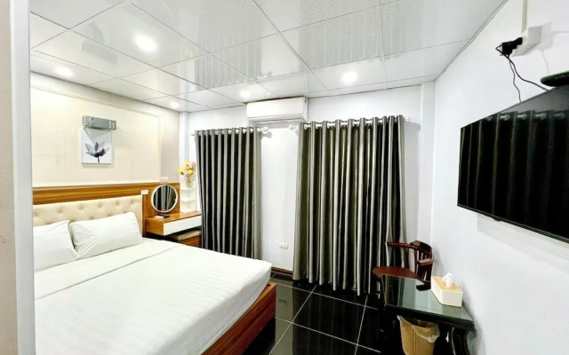 Sen Hotel My Dinh Song Da