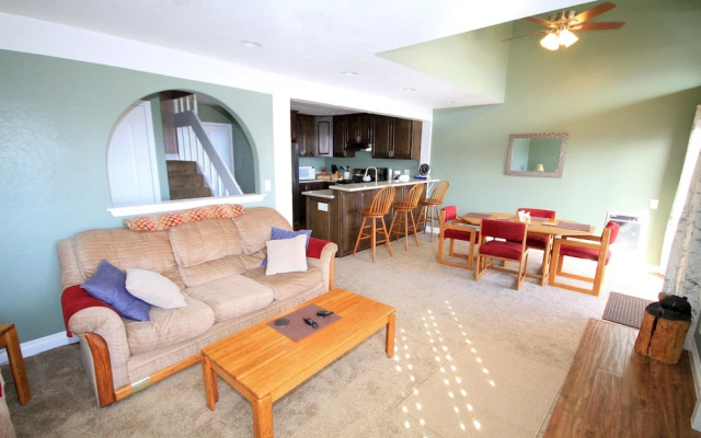 Mammoth Ski & Racquet Club #66