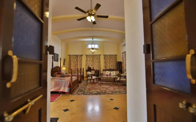 Roop Niwas Kothi, Near Mandawa