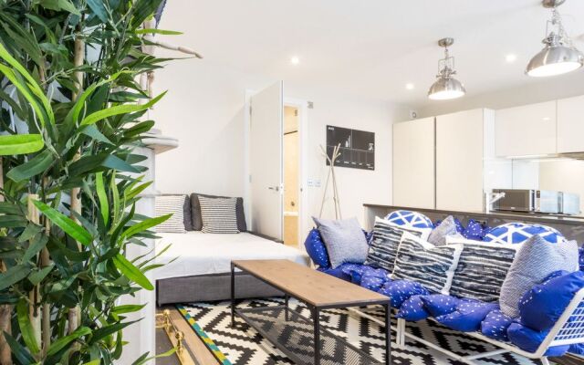 The Oxford Street Retreat - Modern 3BDR in 2 Apartments