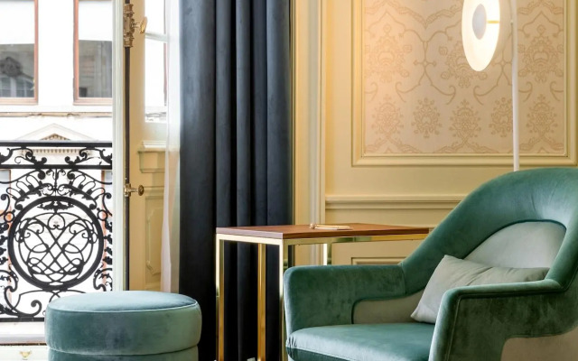 Sapphire House Antwerp, Autograph Collection