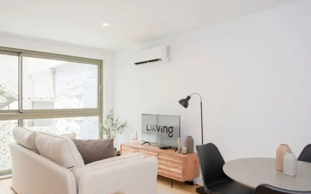 NAX Apartment E by Liiiving