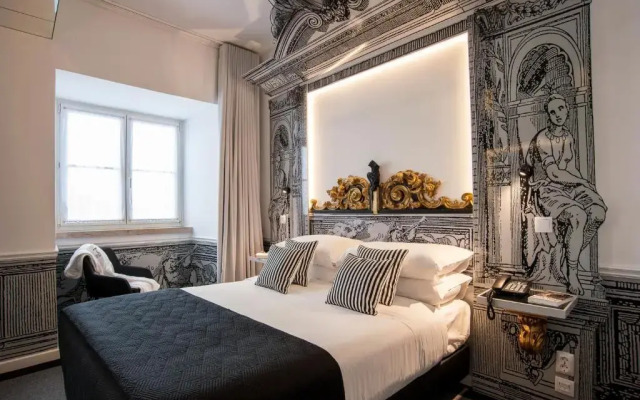 Teatro Boutique Rooms & Suites