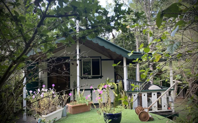 Mt Nebo Railway Carriage and Chalet