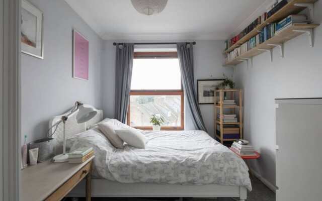 Homely 1 Bedroom East London Flat