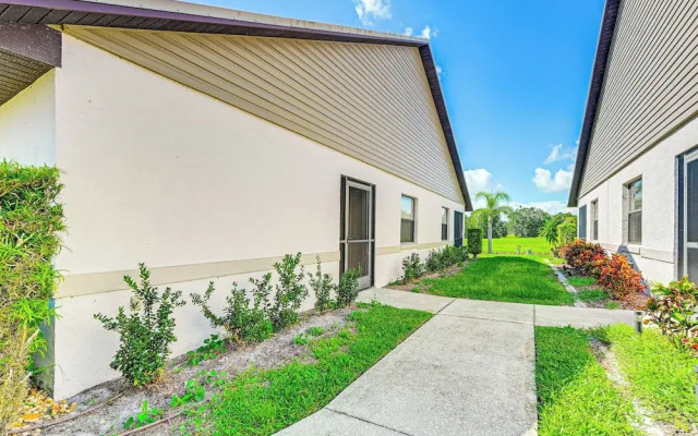 Sunny Canal-view Villa w/ Lanai in Sebring!