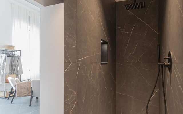 Piccola Como Lotus With 1 Bathrooms