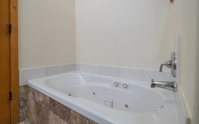 Bear Creek Lodge 303 3 Bedroom Condo by Alpine Lodging Telluride