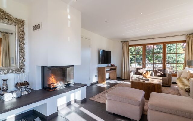 Upscale Chalet In Mauterndorf With Sauna And Ski Storage