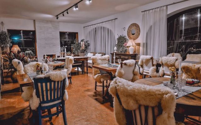 Saison Resort & Spa