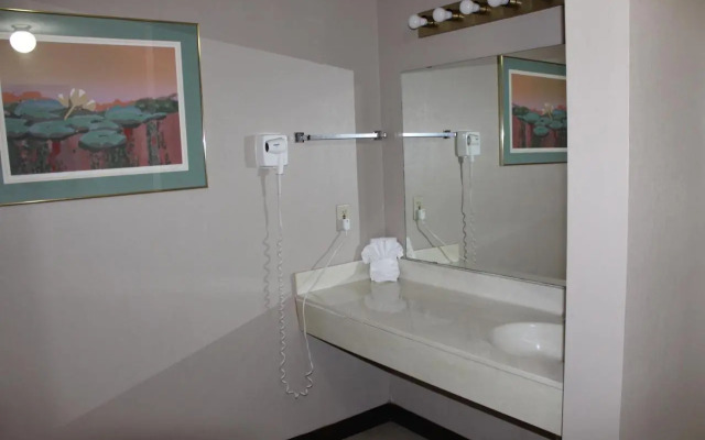 Select Inn Maple Grove