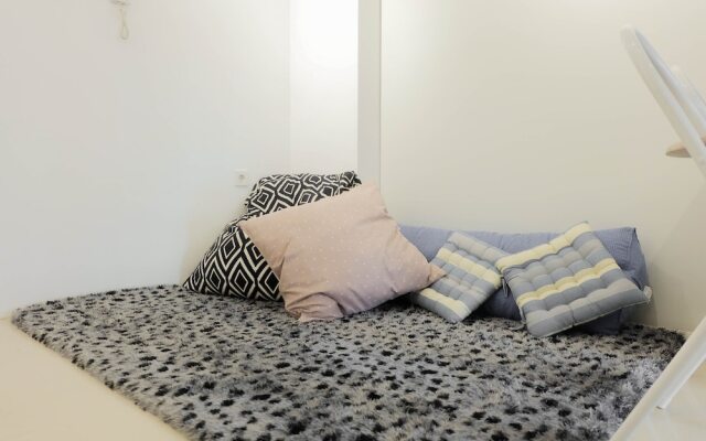 Stylish and Modern 2BR Bassura City Apartment