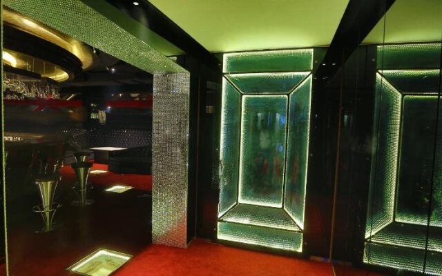 Ranjee's Hotel