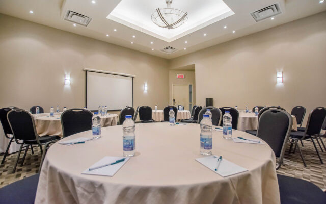 Quality Inn & Suites Brossard