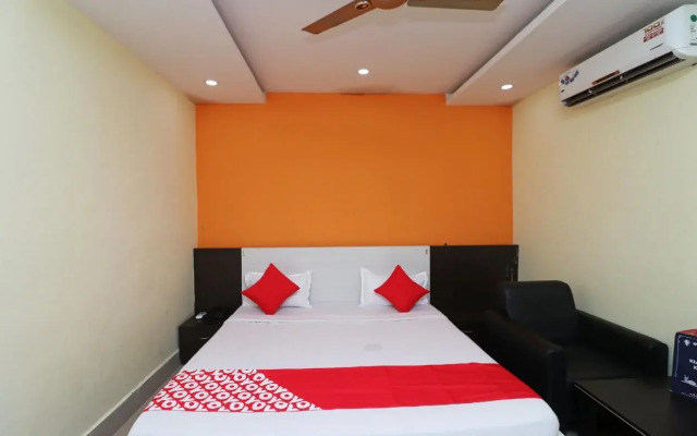 Maa Barabhuja Guest House by OYO Rooms