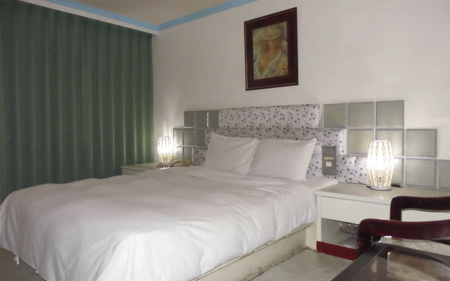 Modern Plaza Hotel