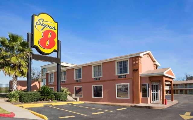 Super 8 by Wyndham Austin Downtown/Capitol Area