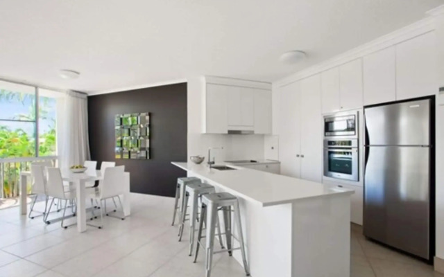 Noosa Tropicana