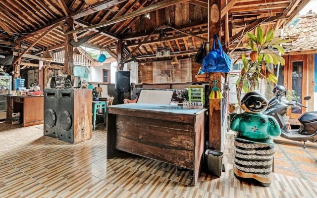 SPOT ON 91916 Joglo Doyong Homestay Syariah