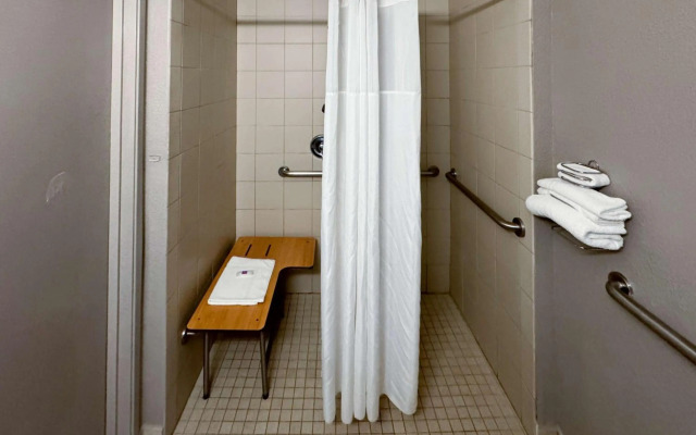 Motel 6 Glenview, IL - Chicago North