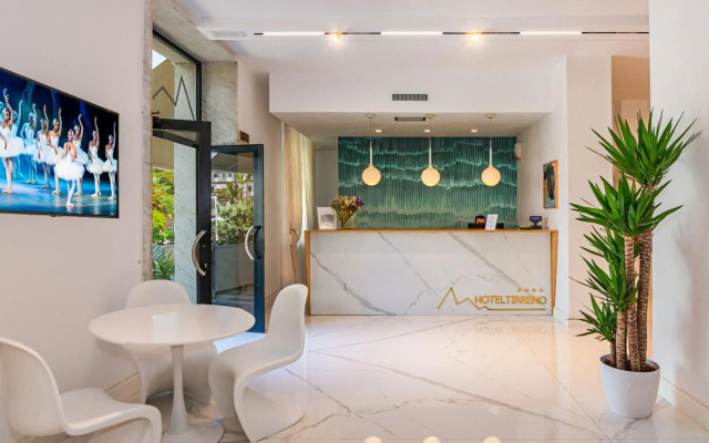 Hotel Tirreno