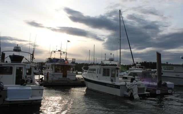 Lopez Islander Resort