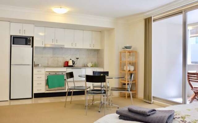 Spacious Studio by the Beach in Manly