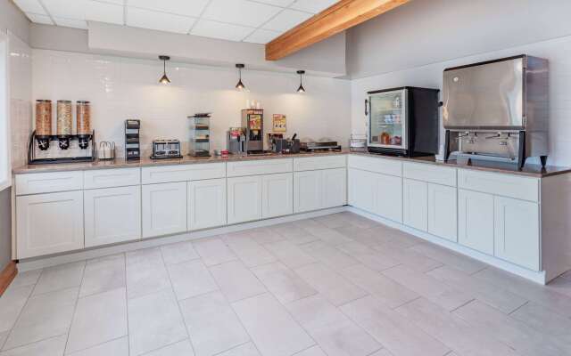 Baymont by Wyndham Brooklyn Center