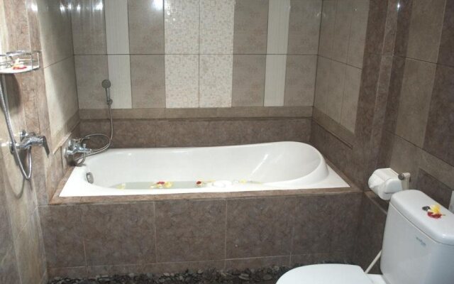 Uma Caming Villas & Gym