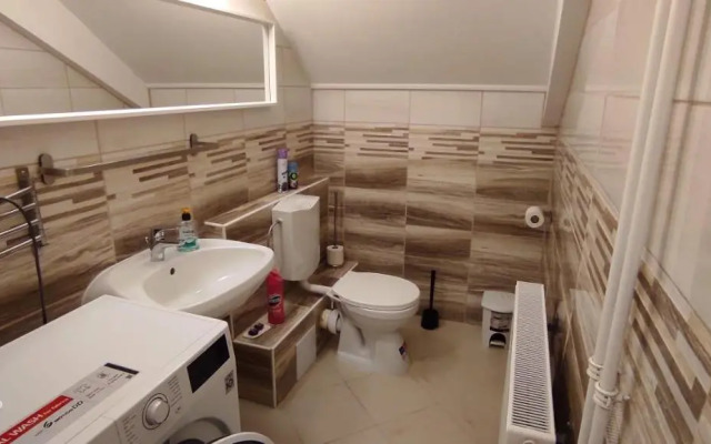FSQH UNDER Apartman