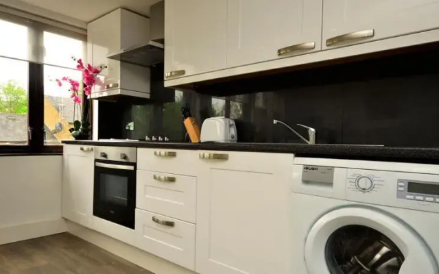 W14 Apartments - Battersea Apartment