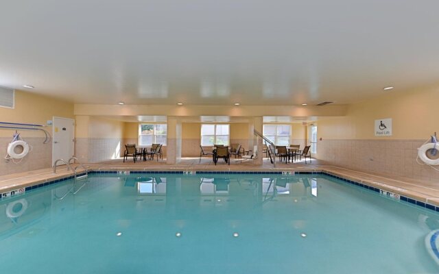 Holiday Inn Express St. Louis West - O'Fallon by IHG