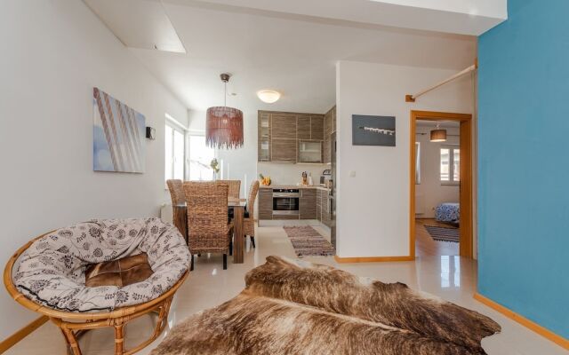 Romantic Oasis modern Apartment