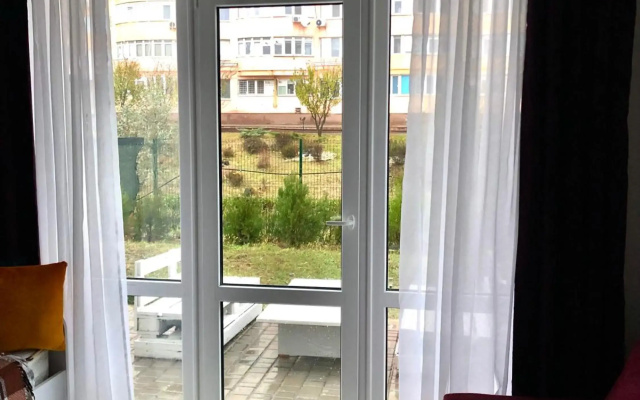 Sмарт студія з невеличкою терасою !