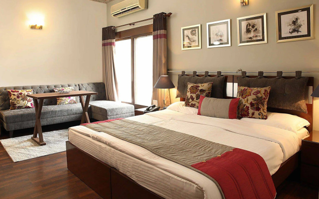 Ahuja Residency Golf Links – Guest Rooms – New Delhi