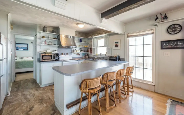 S.O.B. (Sweet Ol' Bill) by Topsail Realty